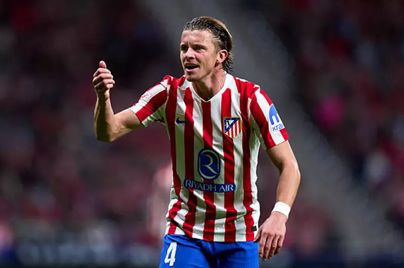 إعارة منتظرة.. مانشستر يونايتد يدرس ضم جالاجر في يناير